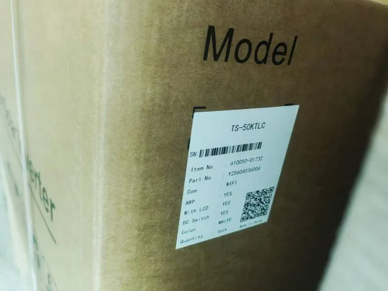 太阳能光伏逆变器多种型号，专用MC4街头，还有少量12 V150AH蓄电池.各种规格型号的承压和非承压太阳能热水器