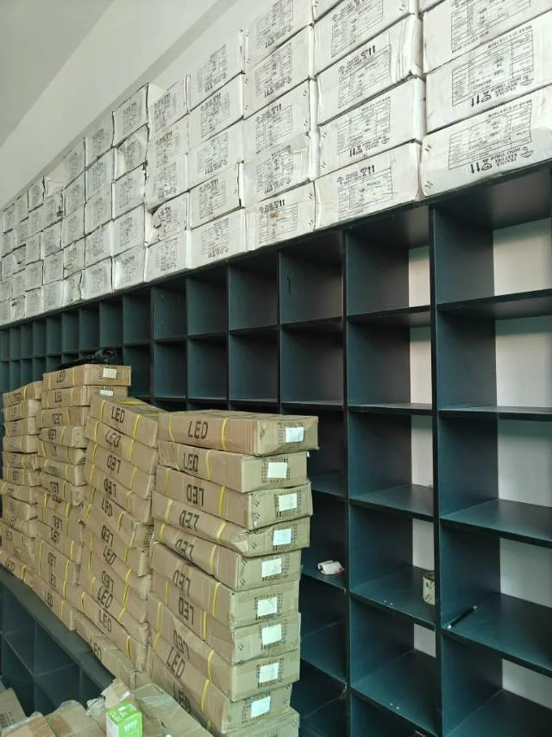 广州中山LED灯具厂家在塔什干库房现货，地址在塔什干州中国城