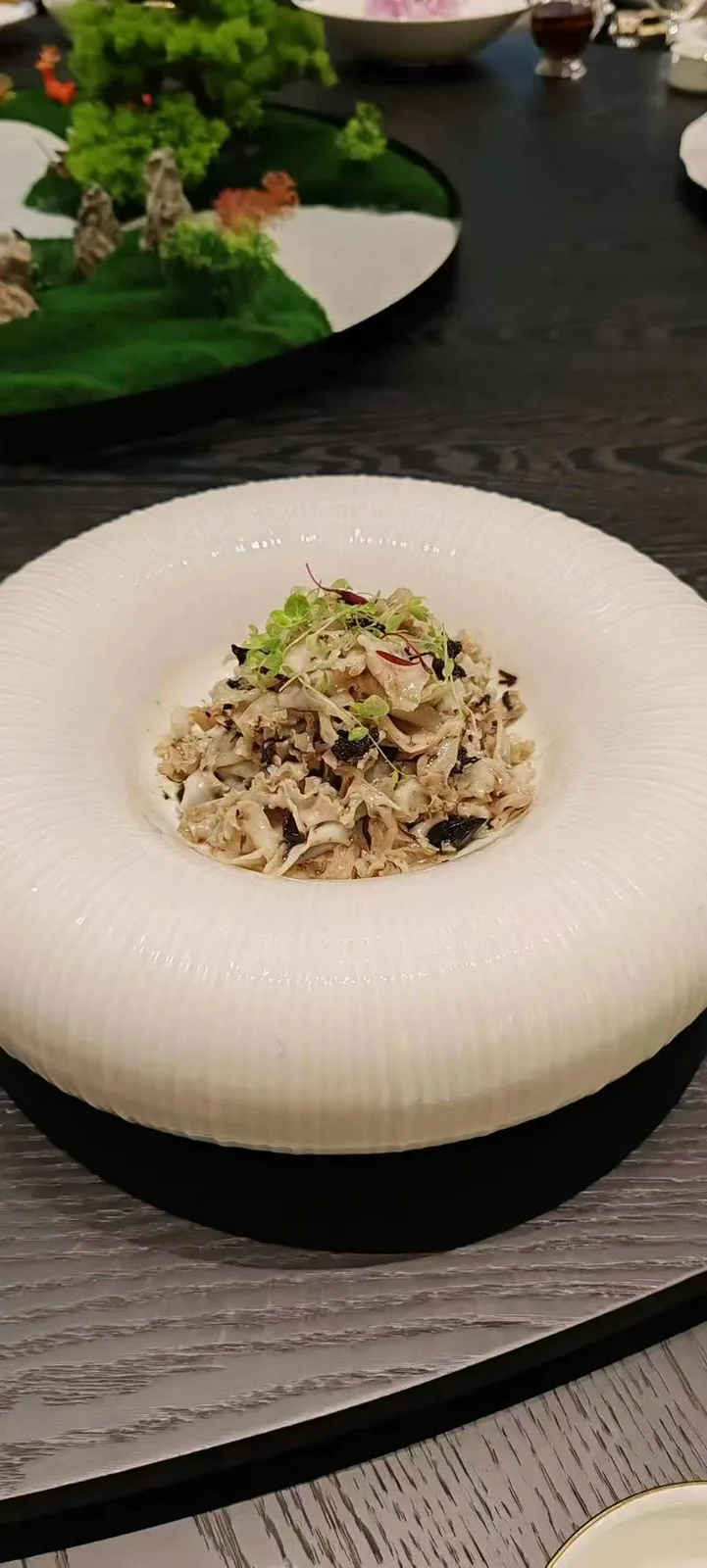 需要国内地道口味厨师的老板联系我，本人手里一大批川菜，湘菜，粤菜，东北菜，融合菜，大锅菜，烧烤，凉菜，宵夜，面点师兄弟有需要的老板联系微 lycg9988776