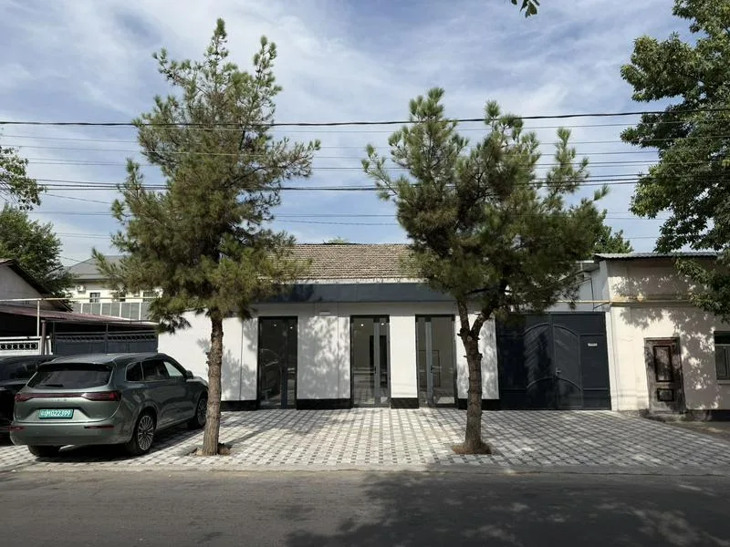 乌兹别克斯坦 塔什干 米拉把得区 友谊餐厅斜对面  离机场 火车站非常近