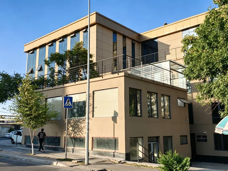 🔥临街2楼商铺出租｜单层建面100㎡，含露台整体合计300㎡
