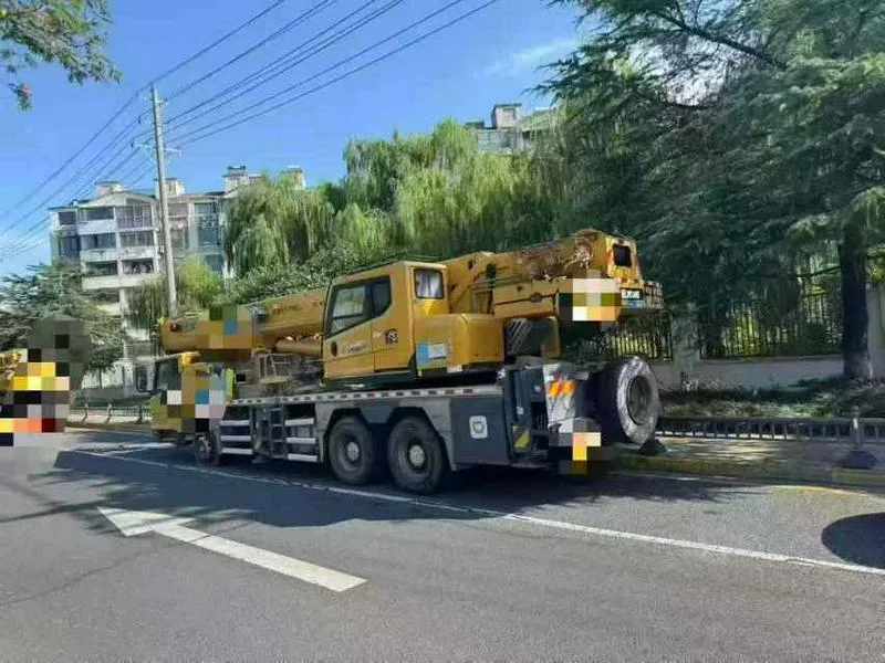 19年2月徐工XCT25L5，一手车，30万包提档过户，江苏车户