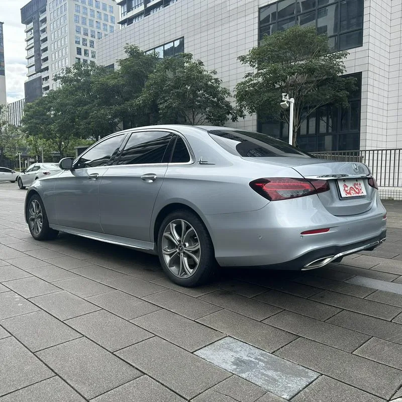 明盘：14.8万 豫户 21年 奔驰E300L尊贵运动型 2.0T 裸车56万 不要拿低配比  9挡手自一体 前置后驱 无钥匙进入 多功能方向盘 抬头显示 换挡