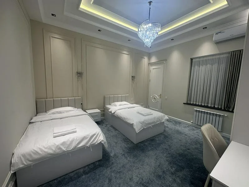 其兰扎区别墅出售，381平方一共三层，9室7卫，有酒店营业执照，可以开小白条