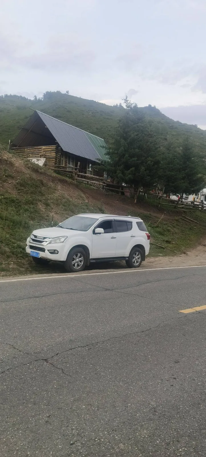 阿斯塔纳需要租车的老板们联系汉语哈语翻译