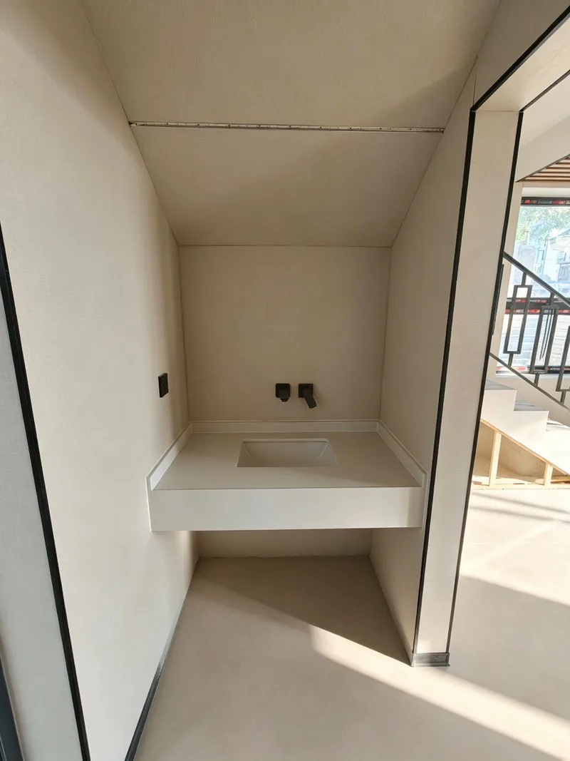 🔥临街2楼商铺出租｜单层建面100㎡，含露台整体合计300㎡