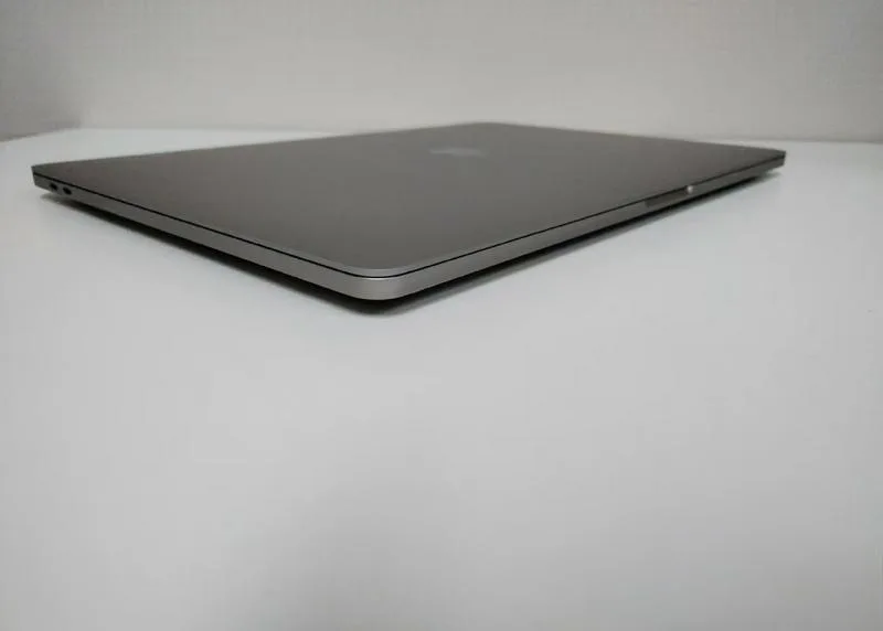 MacBookPro i9显卡 512+32G 可支持双系统 带指纹解锁 上课办公特别便利 便宜出