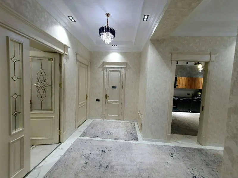 地址：Mirzo Ulugbek 区，Amir Temur 街区