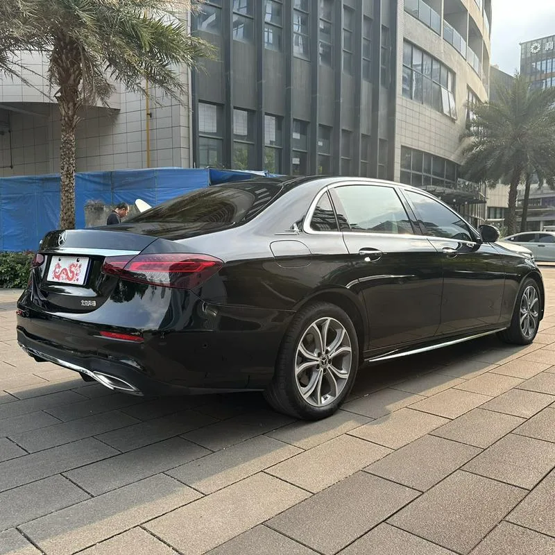 明盘14.8万  21年奔驰E300L 2.0T运动大标豪华版   无钥匙进入 一键启动 多功能方向盘 柏林之声  换挡拨片 全景双天窗 液晶大连屏 360倒车