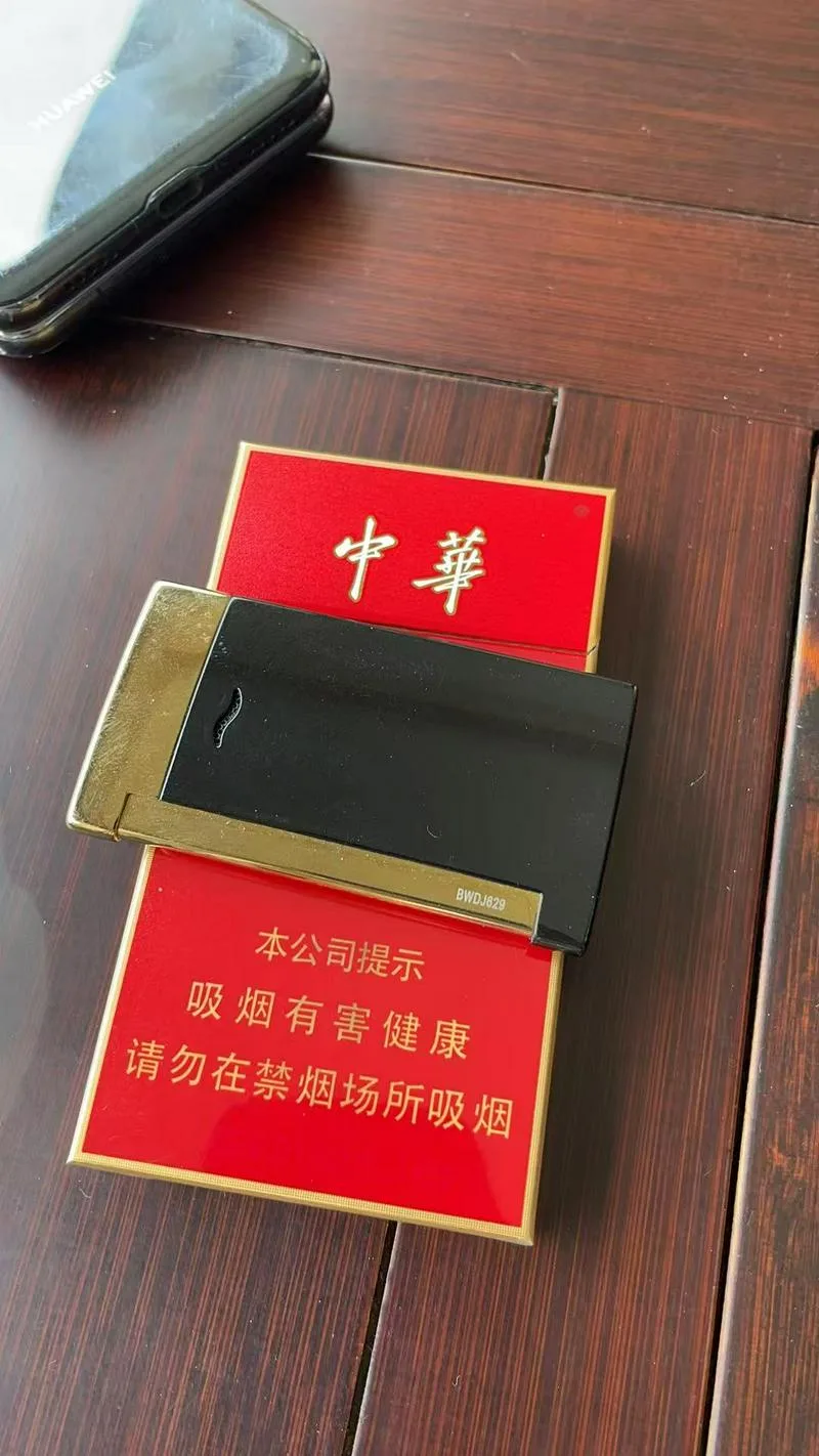 阿拉木图想买两个50吨的汽车吊，联系电话17661896783