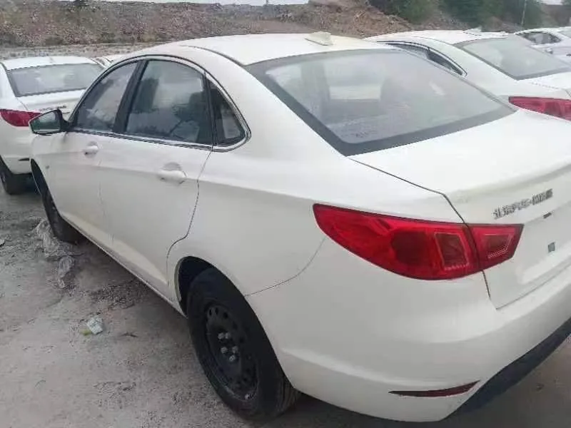 新能源汽车，行驶里程300公里，北汽，价格六万