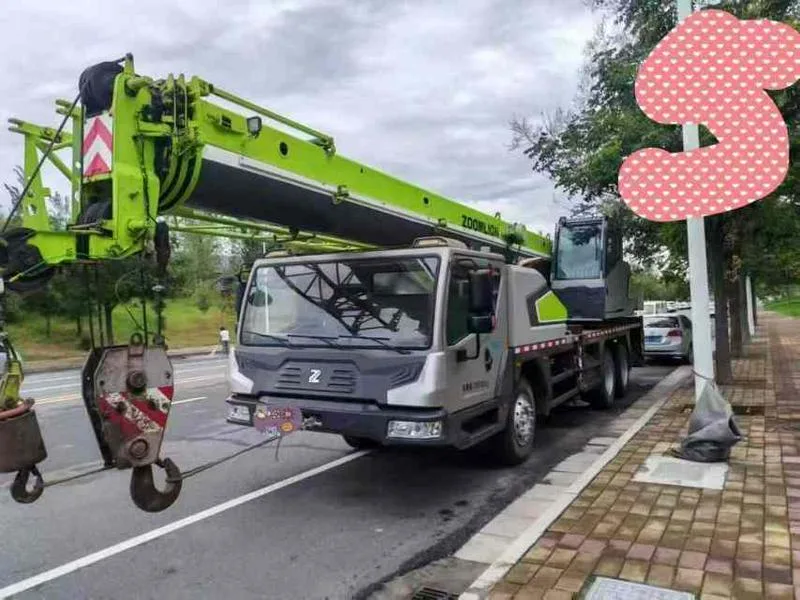 出售18年7月4节臂中联ztc250v是9挡箱这款，右门，后配重补漆，价格18万见车议价车户河南