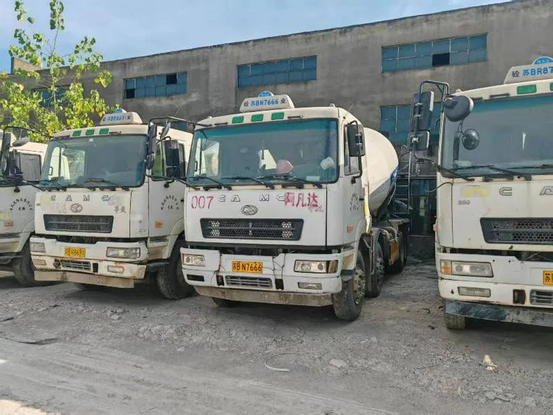 2019年——2020年华凌12立方搅拌车，7万每台，一共10台