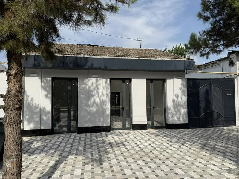 乌兹别克斯坦 塔什干 米拉把得区 友谊餐厅斜对面  离机场 火车站非常近