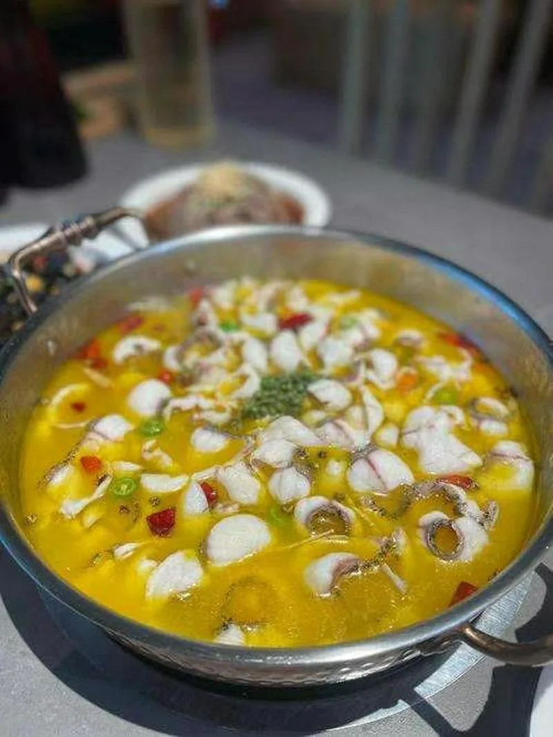 百味餐厅让国人吃好喝好