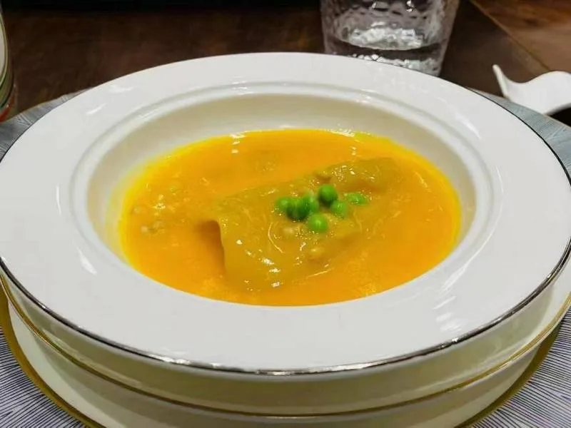 求职 中餐厨师 会做川湘菜，麻辣香锅，重庆火锅，江浙菜，粤菜，东北菜会做烧烤，兰州拉面，需要招聘厨师老板，加我微信 cytg666 雇主联系我