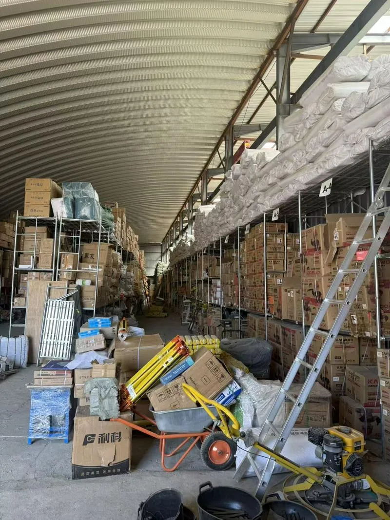 阿拉木图的各位老板我们这边主做防水卷材，涂料，钢管，扣件，螺杆，步步紧，模版，木方，五金机械，发电机，电动工具等建筑工地辅材，有什么需要可以随时联系我们[握手]