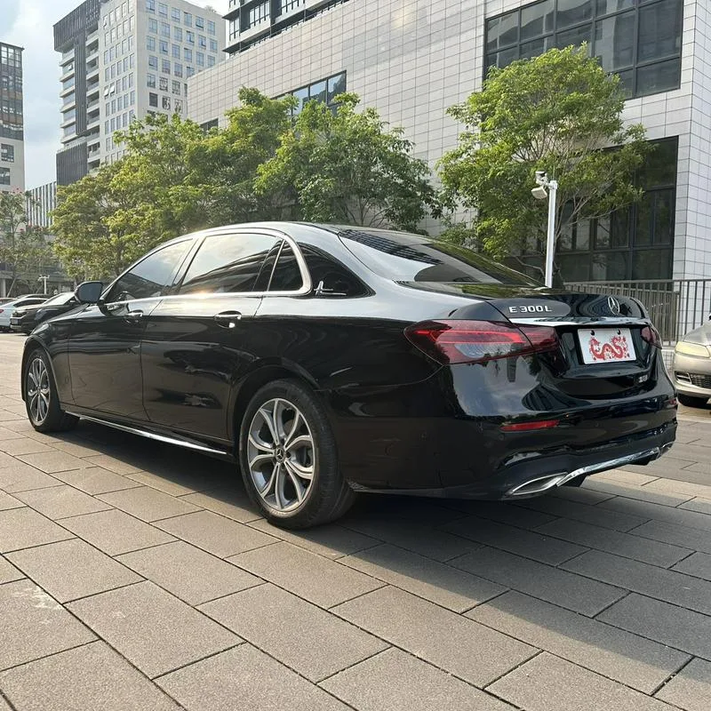 明盘14.8万  21年奔驰E300L 2.0T运动大标豪华版   无钥匙进入 一键启动 多功能方向盘 柏林之声  换挡拨片 全景双天窗 液晶大连屏 360倒车