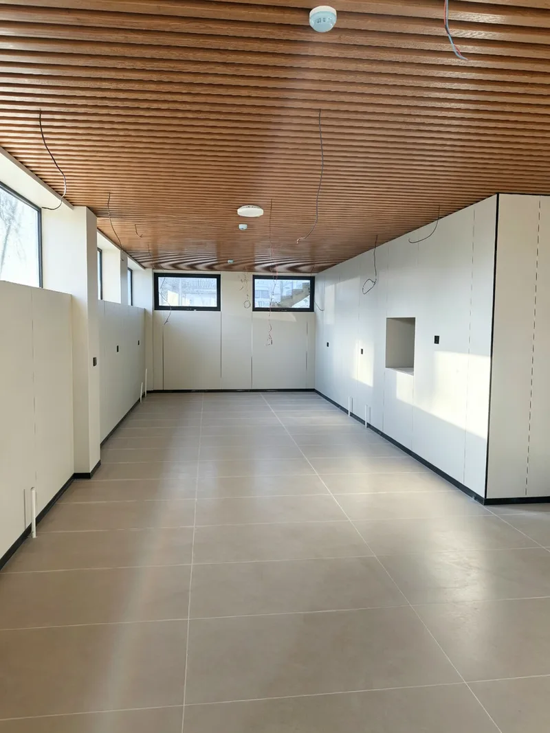 🔥临街2楼商铺出租｜单层建面100㎡，含露台整体合计300㎡