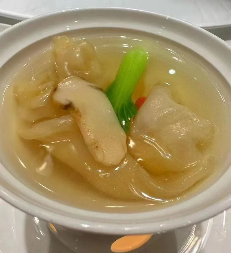 求职 中餐厨师 会做川湘菜，麻辣香锅，重庆火锅，江浙菜，粤菜，东北菜会做烧烤，兰州拉面，需要招聘厨师老板，加我微信 cytg666 雇主联系我
