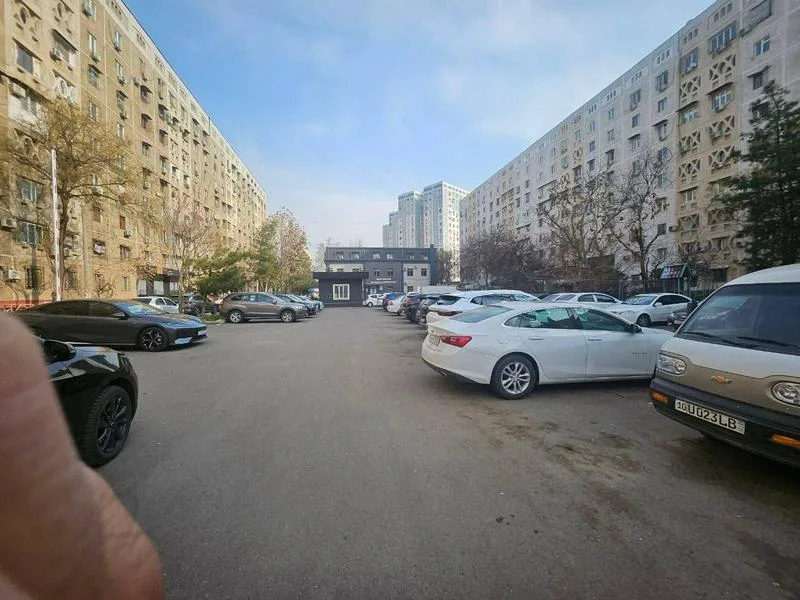 中乌饭店附近(Nukus 大街) 空地出售  地皮面积896平方