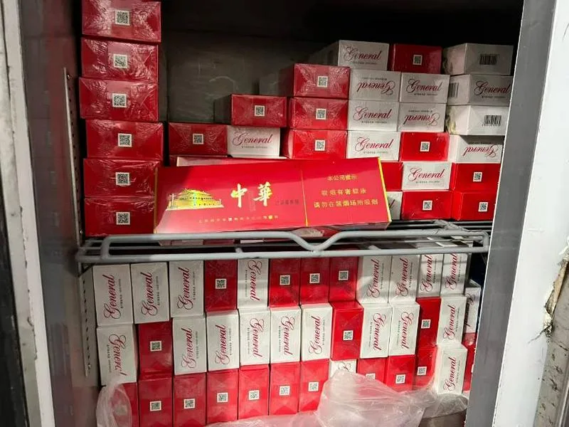 非新疆，不是免税烟，全是正品香烟，保证正品，货真价实，假一赔百，价格不高