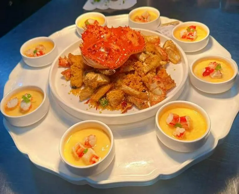 中餐厨师求职 会做川湘菜，麻辣香锅，重庆火锅，江浙菜，粤菜，西北菜，鲁菜，东北菜会做烧烤，兰州拉面，需要招聘厨师老板，加我微信cytg666雇主联系我