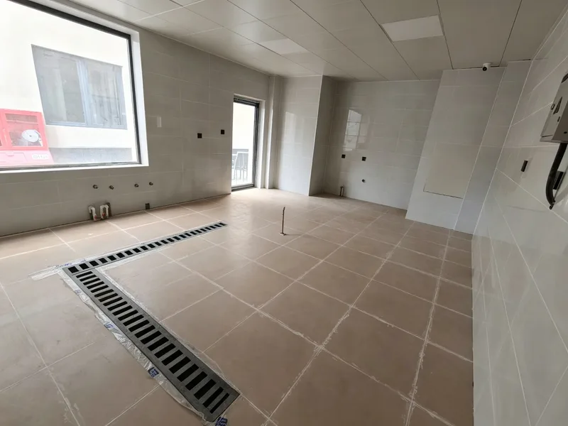 🔥临街2楼商铺出租｜单层建面100㎡，含露台整体合计300㎡