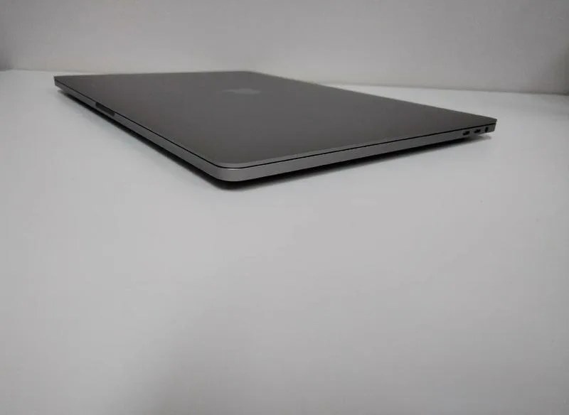 MacBookPro i9显卡 512+32G 可支持双系统 带指纹解锁 上课办公特别便利 便宜出