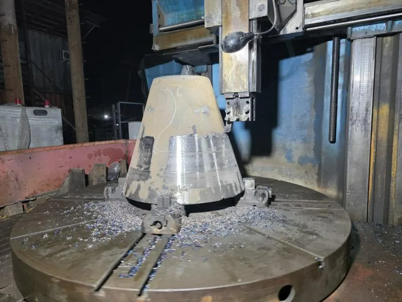 吉尔吉斯斯坦比什凯克铸造厂，生产高锰钢高铬钢板锤衬板锤头斗齿，