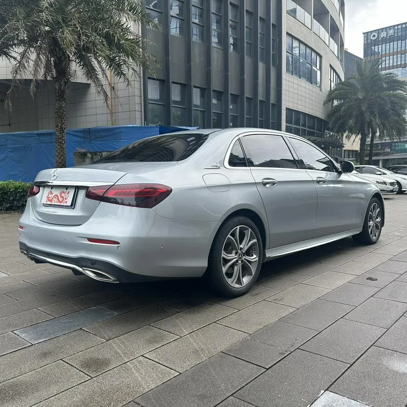 明盘：14.8万 豫户 21年 奔驰E300L尊贵运动型 2.0T 裸车56万 不要拿低配比  9挡手自一体 前置后驱 无钥匙进入 多功能方向盘 抬头显示 换挡