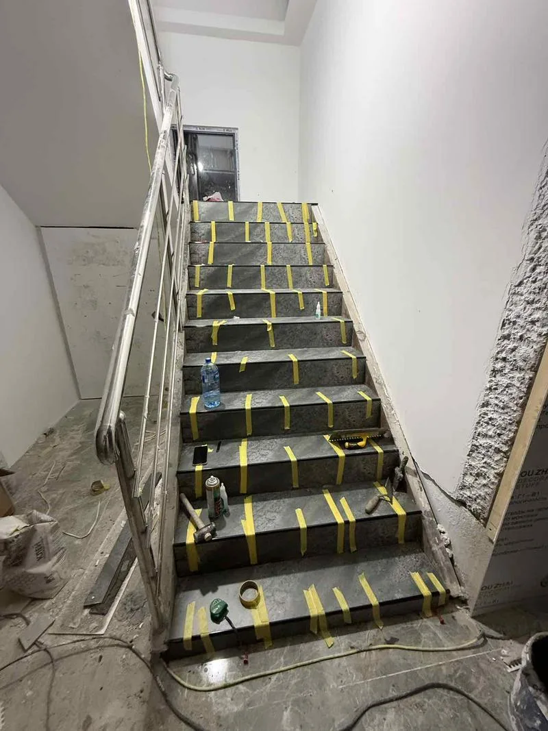 承接商场、餐厅、酒店、商店以及其他大型商业项目的瓷砖铺贴和装修工程